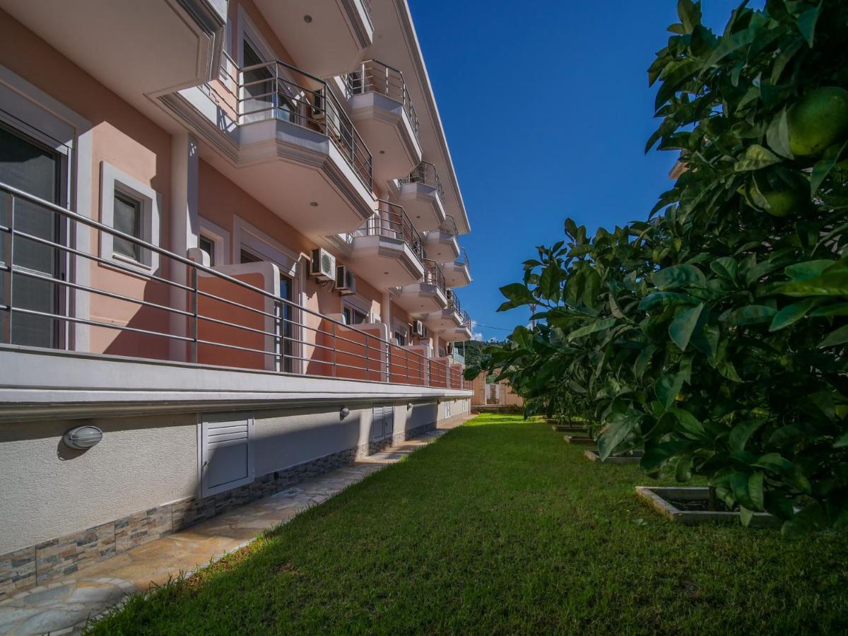 Himara Royal Hotel Exterior photo