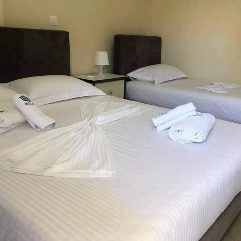 Himara Royal Hotel Exterior photo